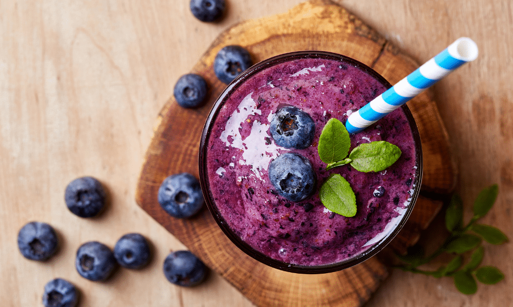 https://www.nomeatathlete.com/wp-content/uploads/2009/03/Blueberry-Smoothie.png