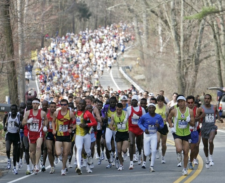 Giant group fo runners, running Boston marathon