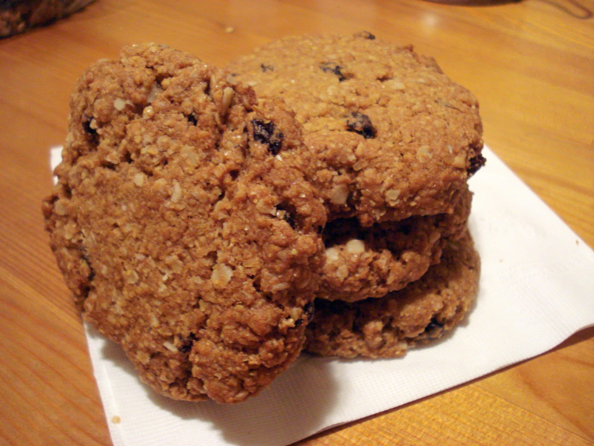 Close up of Vegan Oatmeal-Flax-Spelt Cookies