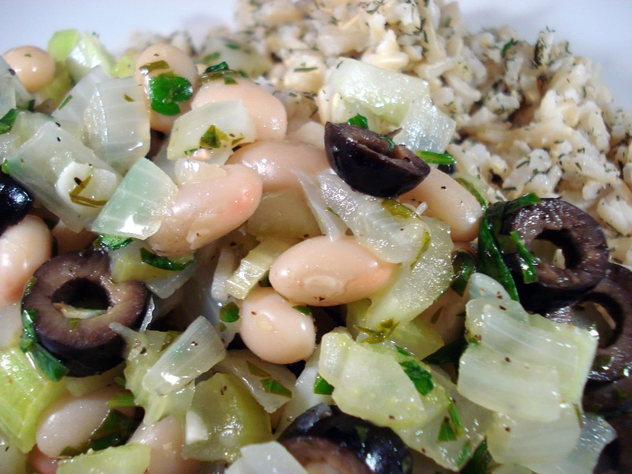 Mediterranean Beans and Rice with onion and cucumber