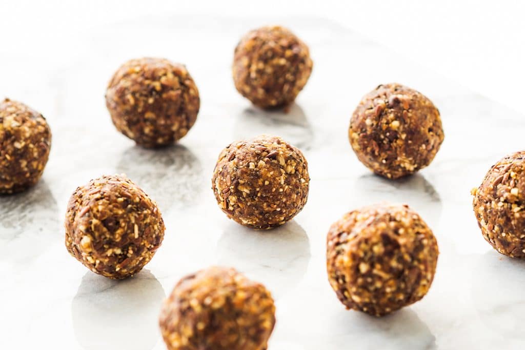 apple, oat, and date energy ball recipe